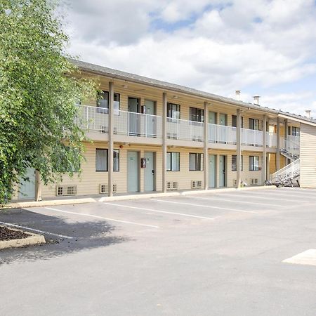 Oyo Woodland Hotel And Suites エクステリア 写真