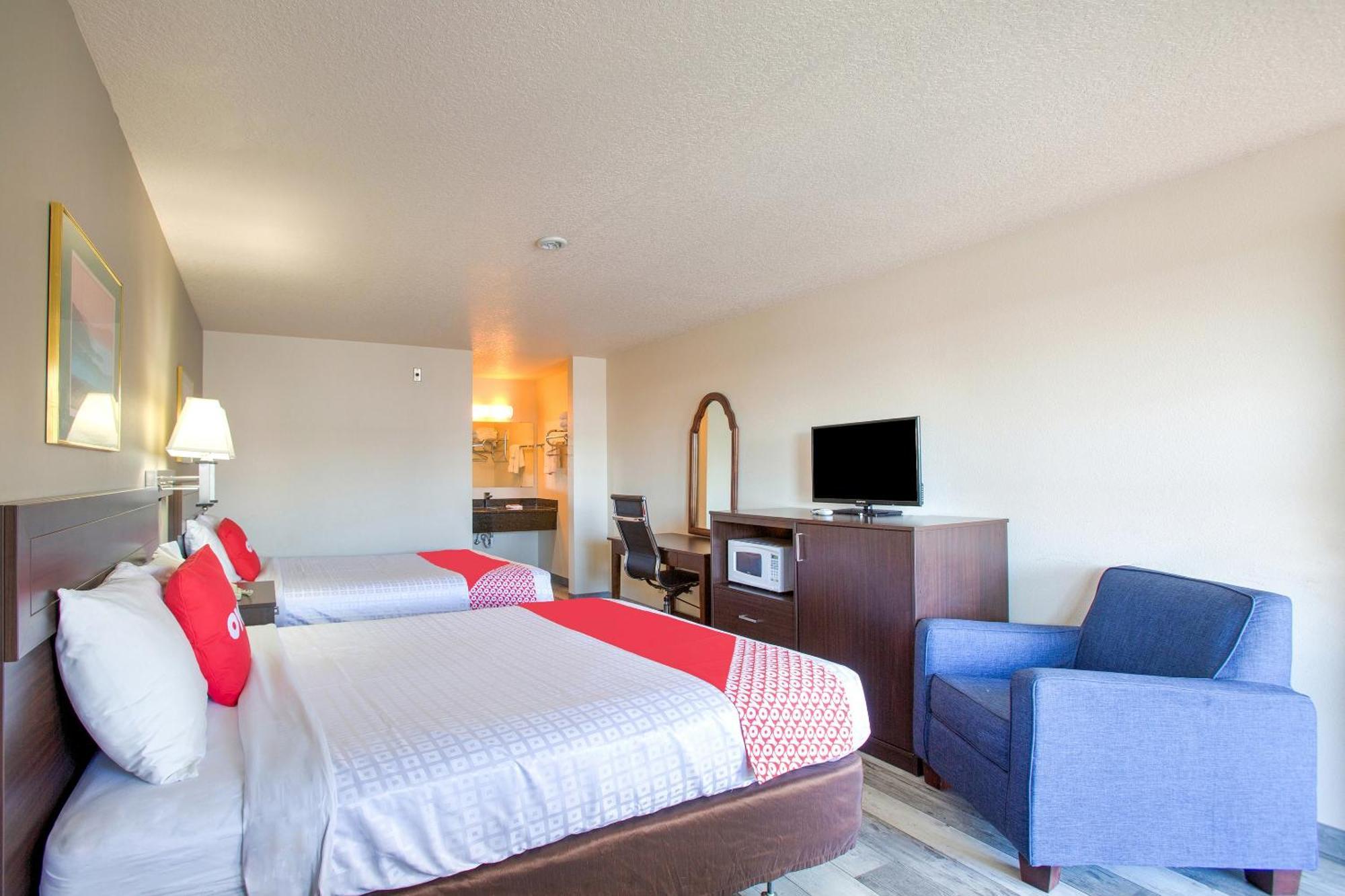 Oyo Woodland Hotel And Suites エクステリア 写真