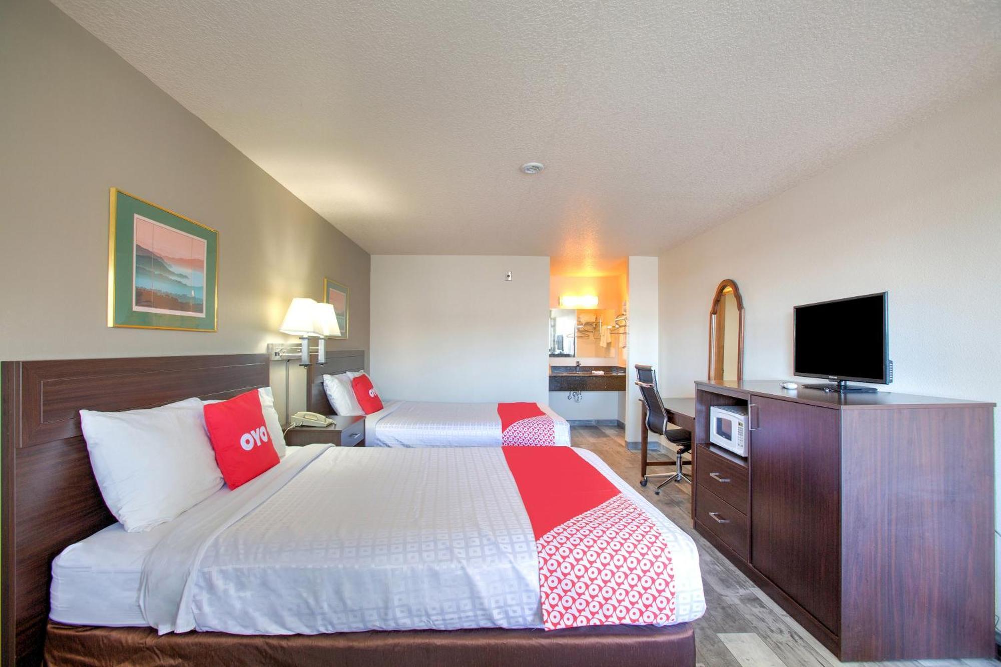 Oyo Woodland Hotel And Suites エクステリア 写真