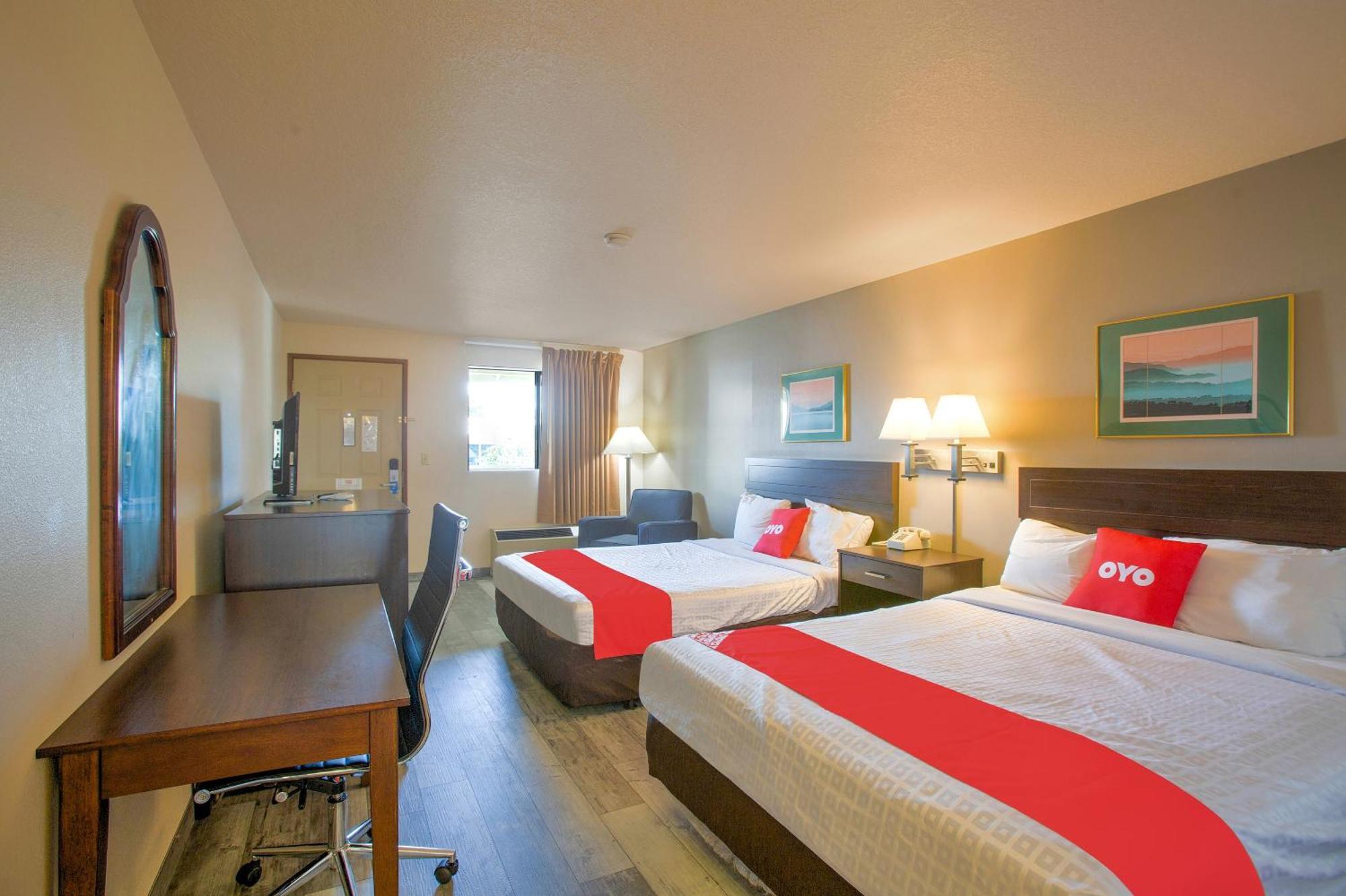 Oyo Woodland Hotel And Suites エクステリア 写真
