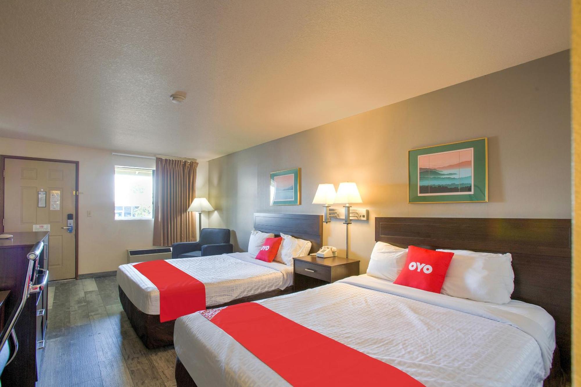 Oyo Woodland Hotel And Suites エクステリア 写真