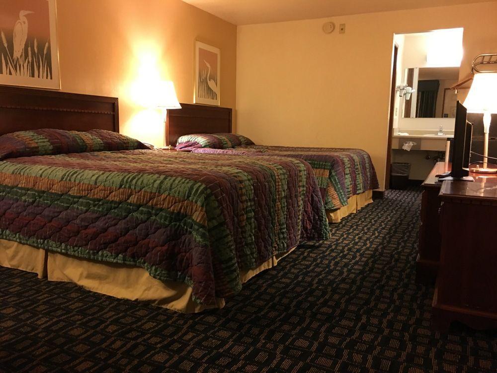 Oyo Woodland Hotel And Suites エクステリア 写真